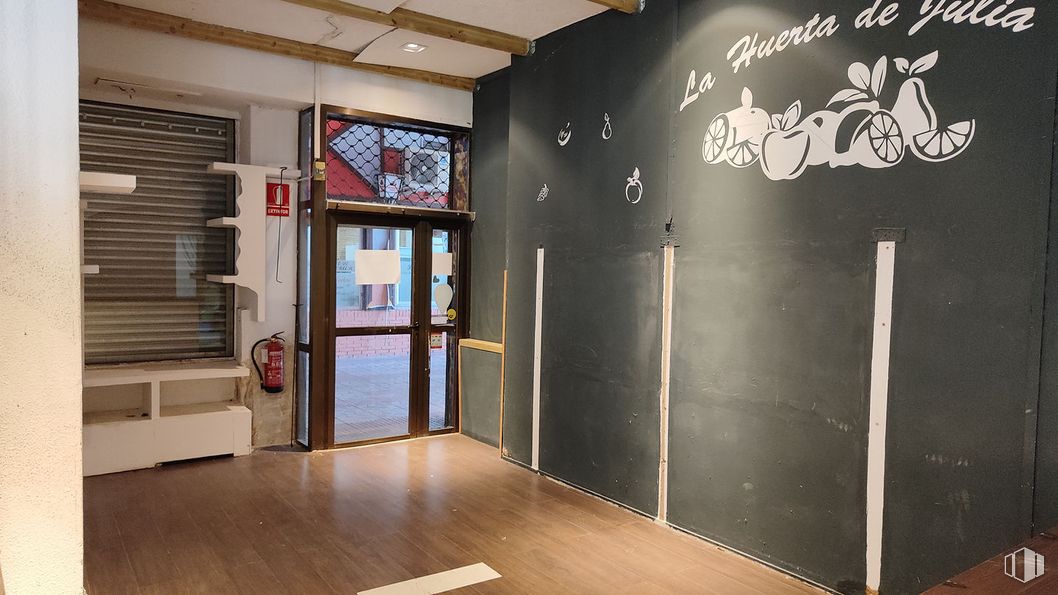 Local en alquiler en Plaza Pau Casals, 3, Rivas-Vaciamadrid, Madrid, 28529 con puerta, pared, madera, suelos, suelo, interiorismo, techo, madera dura, tinte para madera y suelos de madera alrededor