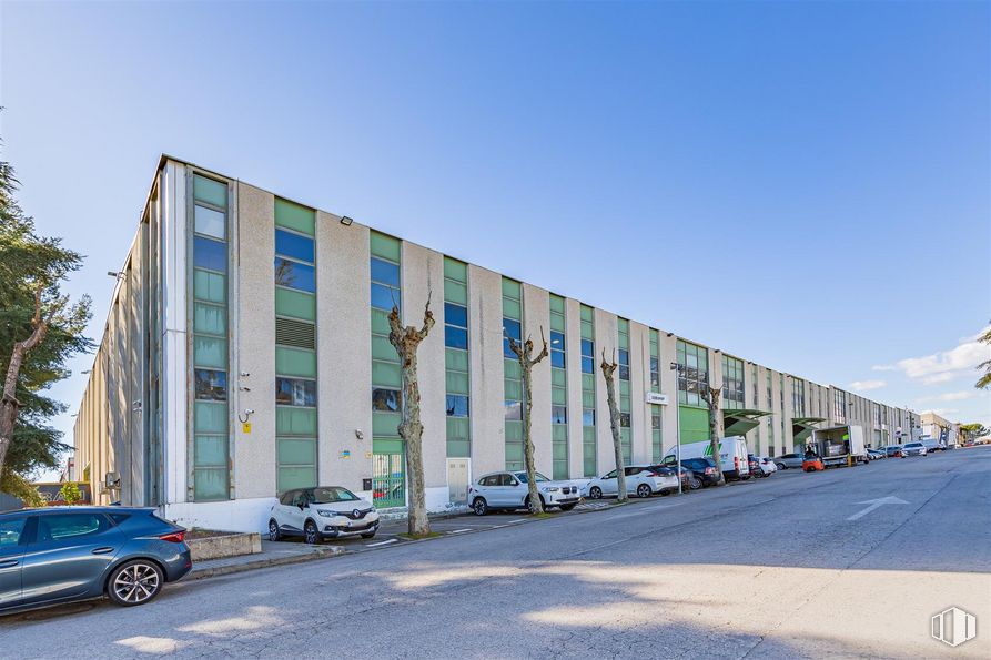 Oficina en venta en Avenida Marconi, Villaverde, Madrid, 28041 con coche, edificio, cielo, rueda, neumático, vehículo, azul, asfalto, diseño urbano y iluminación del automóvil alrededor