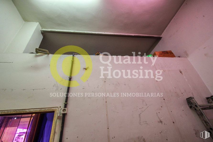 Local en venta en Zona Pueblo, Pozuelo de Alarcón, Madrid, 28223 con ventana, propiedad, accesorio, fuente, línea, pared, propiedad material, gas, suelo y tintes y sombras alrededor