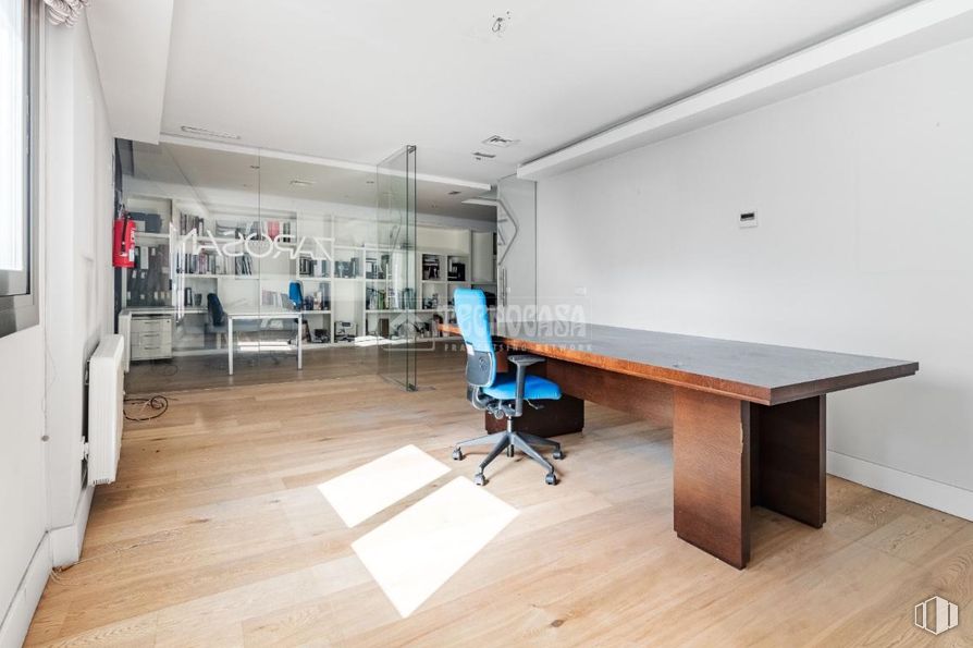 Retail for sale at Calle Ramón Jiménez, Pozuelo de Alarcón, Madrid, 28223 with chair, desk, table, furniture, flooring, interior design, floor, ceiling, wood flooring and lighting around