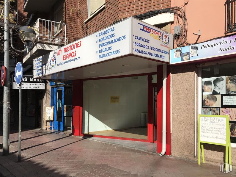 Local en alquiler en Calle Teniente Ruiz, 15, Alcalá de Henares, Madrid, 28805 con ventana, edificio, barrio, fachada, carretera, ciudad, acera, señalización, calle y superficie de la carretera alrededor