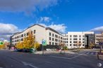 Office for sale at Calle Poeta José Hierro, 1, Pinto, Madrid, 28320 with building, cloud, sky, plant, window, house, road surface, asphalt, urban design and tree around