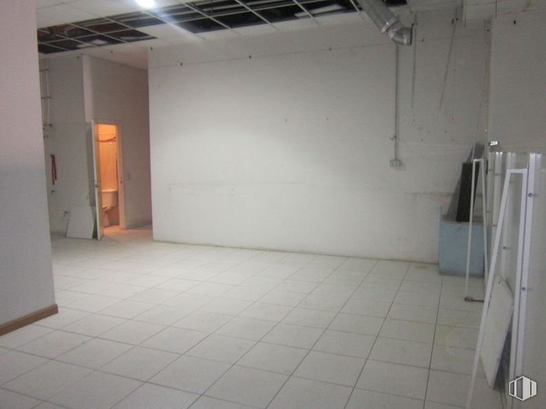 Local en venta en Calle Florida, Aranjuez, Madrid, 28300 con suelos, suelo, techo, hall, espacio, edificio, evento, accesorio, suelo de baldosas y material compuesto alrededor