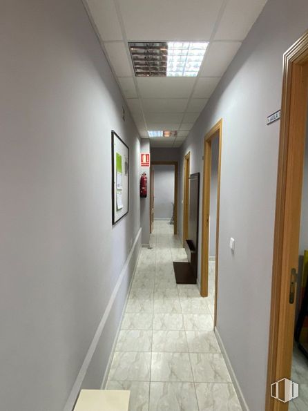 Retail for sale & for rent at Avenida María Moliner, Loeches, Madrid, 28890 with fixture, hall, flooring, floor, ceiling, picture frame, space, building, door and composite material around