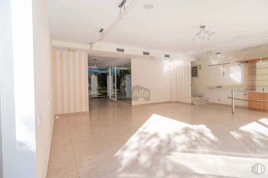 Retail for rent at Parque Conde Orgaz, Hortaleza, Madrid, 28043 with flooring, floor, ceiling, interior design, wood flooring, apartment, lobby, hall, tile flooring and light fixture around