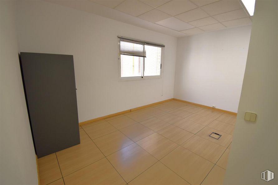 Oficina en venta en Calle Perú, Las Rozas de Madrid, Madrid, 28290 con ventana, accesorio, edificio, madera, suelos, suelo, techo, rectángulo, pintura y hall alrededor