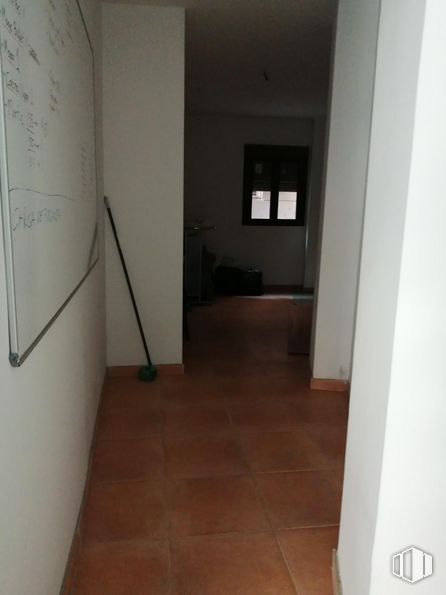 Office for rent at Avenida Constitución, Móstoles, Madrid, 28931 with window, whiteboard, handwriting, wood, floor, flooring, hall, fixture, ceiling and hardwood around