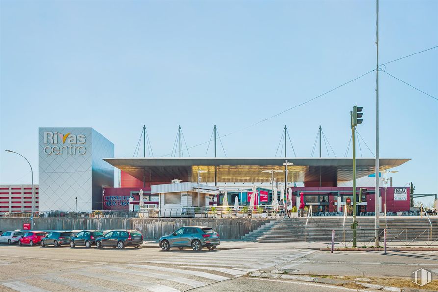 Local en alquiler en Calle Constitución, 2, Rivas-Vaciamadrid, Madrid, 28529 con coche, área metropolitana, material compuesto, electricidad, edificio comercial, poste, medianoche, noche, suministro eléctrico y luz de la calle alrededor