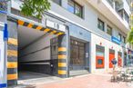 Industrial for sale at Calle Eloy Gonzalo, Chamberí, Madrid, 28010 with window, building, chair, urban design, tree, road surface, plant, house, facade and sidewalk around