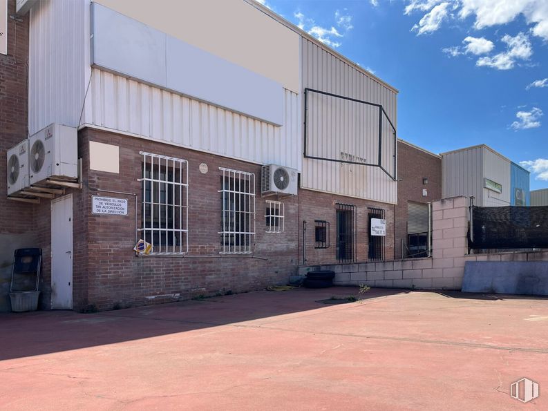 Nave en venta en Polígono Industrial Santa Ana, Rivas-Vaciamadrid, Madrid, 28529 con ventana, edificio, cielo, nube, arquitectura, barrio, edificio comercial, zona residencial, propiedad material y fachada alrededor