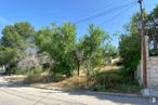 Land for sale at Calle Andrés Cabrera, 9, Chinchón, Madrid, 28370 with plant, sky, plant community, road surface, land lot, vegetation, tree, asphalt, grass and shade around