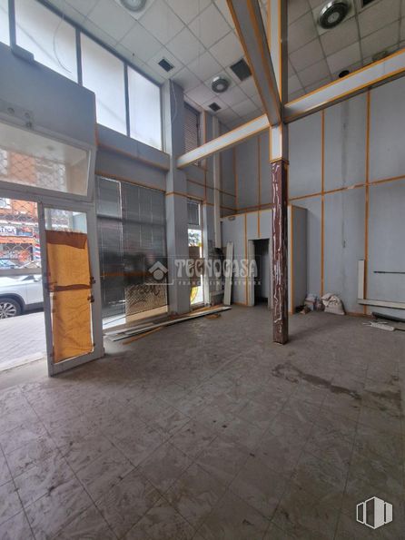 Local en venta en Zona Vista Alegre, Carabanchel, Madrid, 28025 con puerta, suelos, suelo, hall, gas, rueda, neumático, accesorio, techo y edificio comercial alrededor