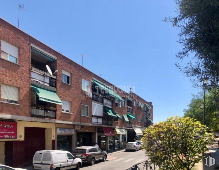 Local en venta en Calle Calvario, Pozuelo de Alarcón, Madrid, 28223 con coche, edificio, ventana, cielo, rueda, neumático, propiedad, vehículo, planta y diseño urbano alrededor