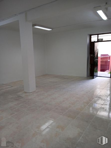 Local en venta en Zona Hortaleza, Hortaleza, Madrid, 28043 con suelo de baldosas, accesorio, madera, suelo, suelos, propiedad material, hall, material compuesto, material de construcción y madera dura alrededor