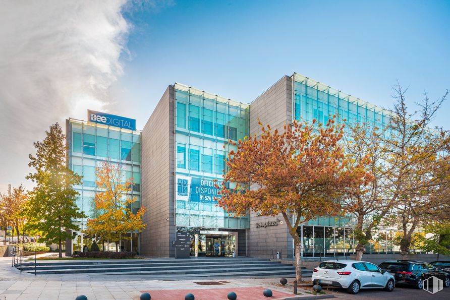 Oficina en alquiler en Edificio Insel, Calle Isla Graciosa, 7, San Sebastián de los Reyes, Madrid, 28700 con coche, edificio, cielo, nube, día, propiedad, rueda, azul, árbol y neumático alrededor