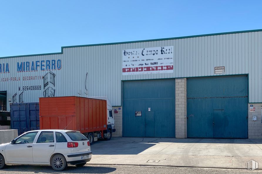 Industrial for sale at Calle Estaño, 10, Campo Real, Madrid, 28510 with car, tire, door, building, truck, automotive parking light, wheel, sky, vehicle and automotive tail & brake light around