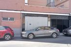 Retail for sale at Calle Virgen de Aranzadu, Fuencarral - El Pardo, Madrid, 28034 with car, wheel, tire, window, land vehicle, vehicle, automotive lighting, motor vehicle, automotive exterior and automotive parking light around