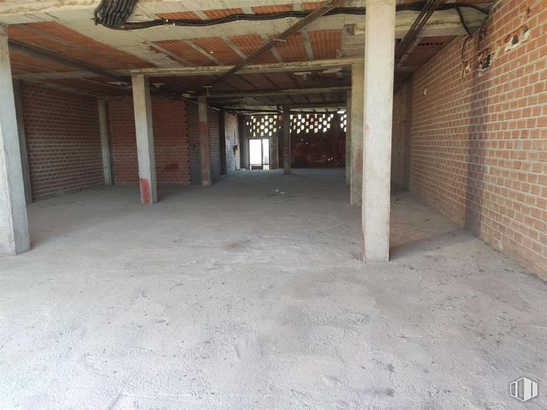 Local en venta en Zona Centro, Quintanar de la Orden, Toledo, 45800 con hall, madera, suelo, suelos, albañilería, ladrillo, material compuesto, material de construcción, accesorio y techo alrededor