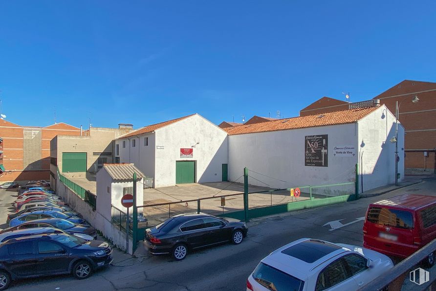 Nave en venta en Ronda Watres, Arganda del Rey, Madrid, 28500 con coche, luz de estacionamiento automotriz, rueda, neumático, vehículo terrestre, cielo, edificio, propiedad, vehículo y ventana alrededor