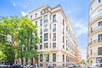 Office for sale at Calle Ferraz, Moncloa - Aravaca, Madrid, 28008 with building, car, sky, wheel, property, window, tire, cloud, infrastructure and vehicle around