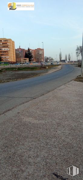 Suelo en alquiler en Zona Miraflores, Fuenlabrada, Madrid, 28032 con edificio, cielo, superficie de la carretera, asfalto, terreno, vía pública, brea, horizonte, llanura y acera alrededor