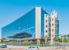 Office for rent at Edificio Néctar, Calle Quintanapalla, 2 , Fuencarral - El Pardo, Madrid, 28050 with car, building, sky, wheel, vehicle, tire, tower block, urban design, condominium and plant around