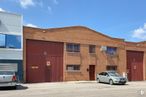 Industrial for sale & for rent at Calle Cadmio, Arganda del Rey, Madrid, 28500 with car, window, door, automotive parking light, brickwork, parking, concrete, family car, building material and garage door around