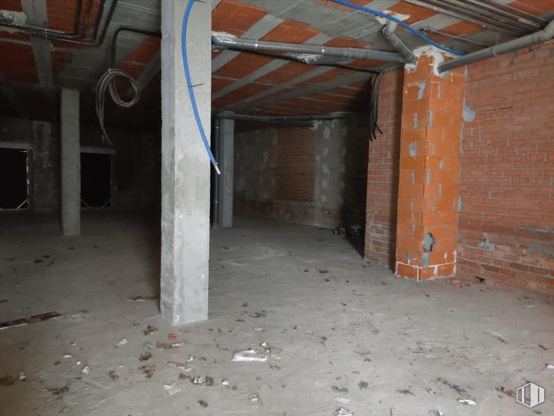 Local en venta en Calle Herreros, Cuéllar, Segovia, 40200 con suelo, edificio, material de construcción, madera, suelos, material compuesto, gas, casa, accesorio y hormigón alrededor