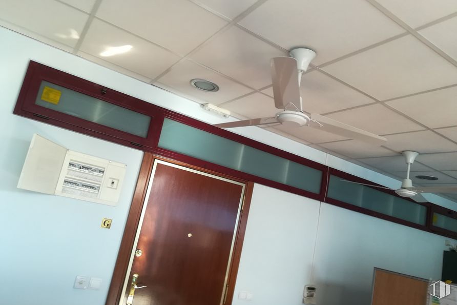 Oficina en venta en Calle Carretas, 14, Centro, Madrid, 28012 con ventilador de techo, mediante, encendiendo, sombra, accesorio, piso, madera, tintes y matices, rectángulo, techo y vidrio alrededor