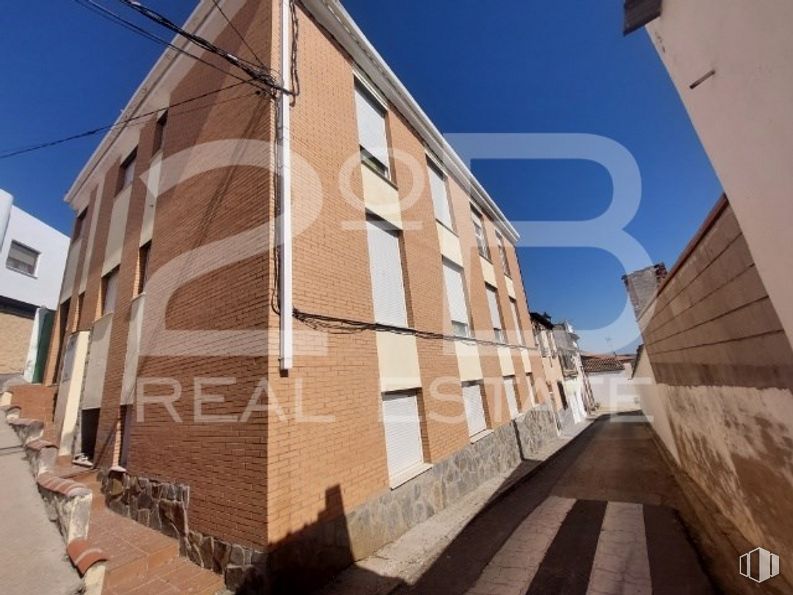 Land for sale at Casco urbano, Huerta de Valdecarábanos, Toledo, 45750 with building, window, daytime, sky, wood, urban design, road surface, facade, brick and brickwork around