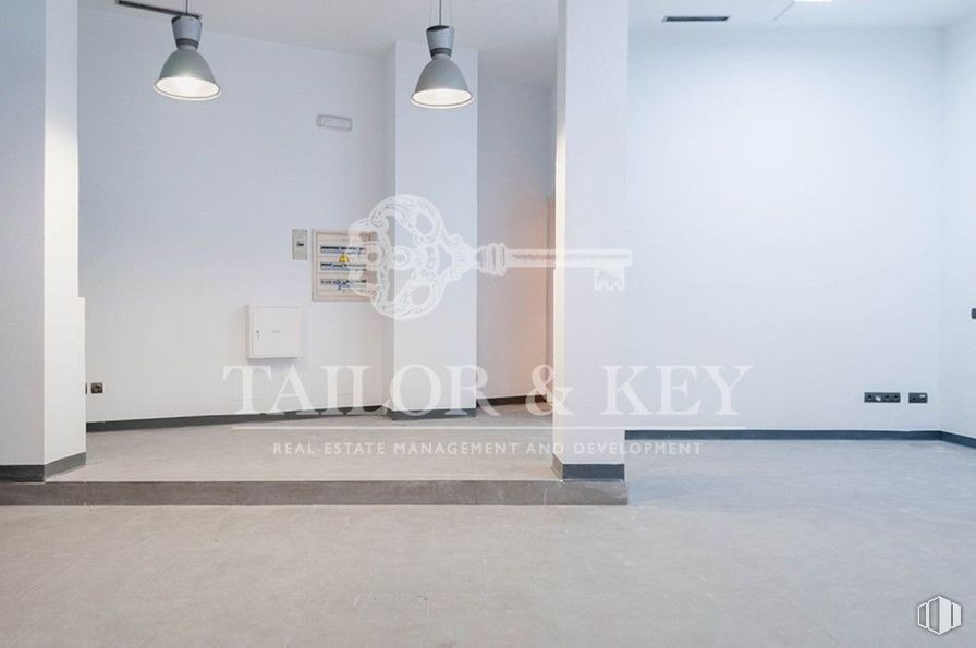 Local en venta en Zona Chueca-Justicia, Centro, Madrid, 28004 con alumbrado, edificio, madera, silla, casa, suelo, diseño de interiores, piso, gris y arte alrededor