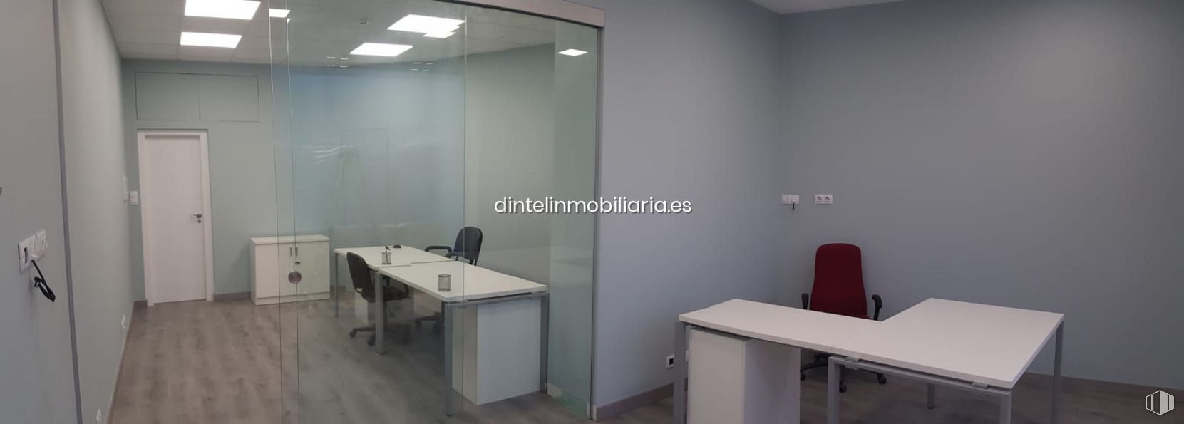 Retail for sale & for rent at Avenida de Madrid, Ávila, 05001 with table, furniture, building, desk, fixture, chair, office chair, interior design, lighting and flooring around