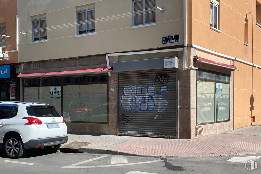 Retail for sale at Calle Villajimena, 18, Vicálvaro, Madrid, 28032 with wheel, window, car, building, land vehicle, tire, vehicle, automotive tail & brake light, automotive lighting and automotive exterior around