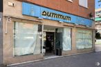 Retail for sale at Calle Juan Muñoz, Leganés, Madrid, 28911 with building, window, fixture, door, facade, real estate, font, signage, composite material and building material around