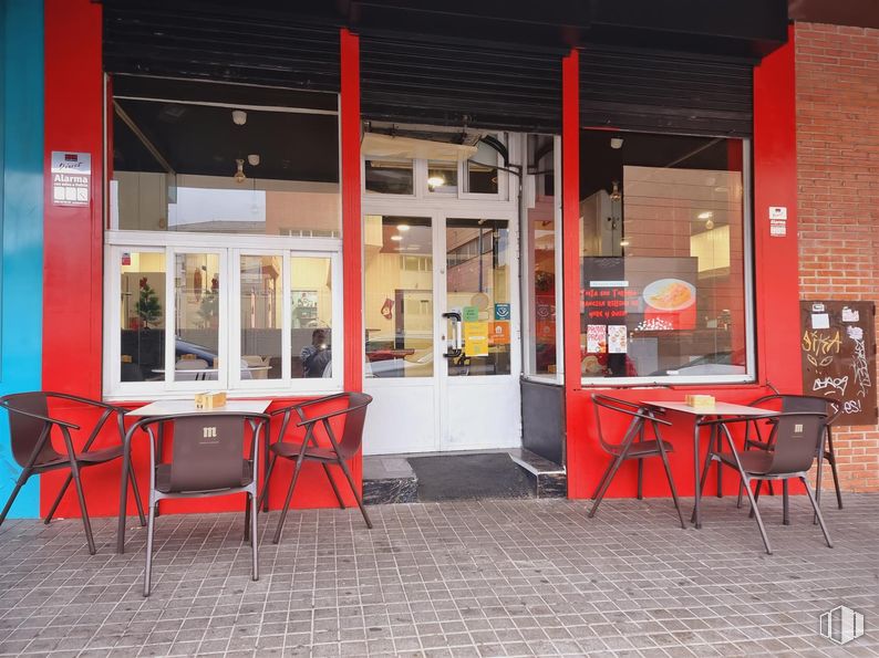 Retail for rent at Calle Madroños, 2, Collado Villalba, Madrid, 28400 with chair, table, kitchen & dining room table, door, red, restaurant, composite material, glass, fast food restaurant and cafeteria around