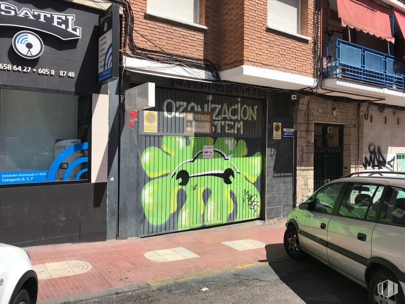 Local en venta en Calle Mercedes Izquierdo, 13, San Sebastián de los Reyes, Madrid, 28700 con rueda, coche, neumático, ventana, propiedad, vehículo, vehículo de motor, infraestructura, diseño automotriz y iluminación automotriz alrededor