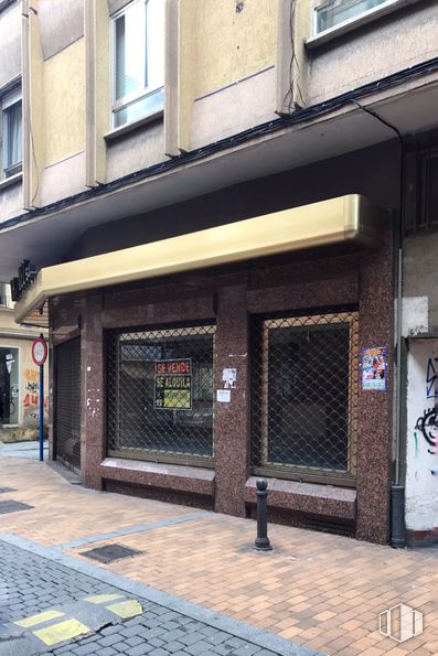 Retail for sale & for rent at Calle Mesones, 12, Talavera de la Reina, Toledo, 45600 with window, building, road surface, fixture, brick, brickwork, road, facade, sidewalk and wood around