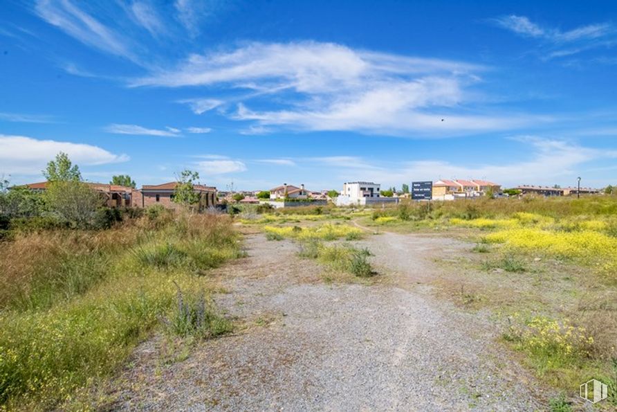 Land for sale at Calle Lisboa, Ávila, 05004 with cloud, sky, plant, plant community, natural landscape, land lot, plain, cumulus, road surface and horizon around