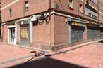 Retail for rent at Calle Camelias, 5, Getafe, Madrid, 28903 with building, door, window, road surface, wood, urban design, brickwork, asphalt, sidewalk and brick around