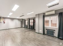 Office for rent at Paseo Reina Cristina, Retiro, Madrid, 28014 with window, property, fixture, hall, building, flooring, floor, wood, ceiling and hardwood around