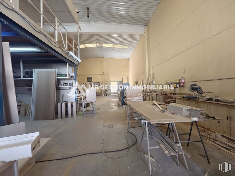 Industrial for sale at Polígono Industrial Villa Azaña, Numancia de la Sagra, Toledo, 45230 with table, desk, building, wood, interior design, architecture, hall, floor, flooring and automotive design around