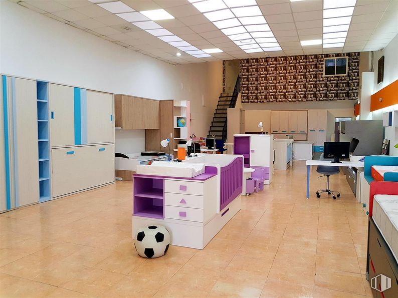 Industrial for rent at Calle Polvoranca, Alcorcón, Madrid, 28923 with football, table, furniture, interior design, flooring, floor, shelving, shelf, room and cabinetry around