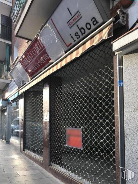 Local en venta en Calle la Huerta, Alcorcón, Madrid, 28921 con edificio, arquitectura, línea, madera, fachada, ladrillo, ciudad, edificio comercial, vidrio y sombra alrededor