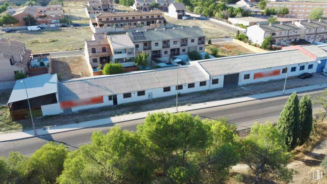 Industrial for sale at Calle Real, Yuncos, Toledo, 45210 with building, plant, property, window, house, urban design, tree, rolling stock, train and real estate around