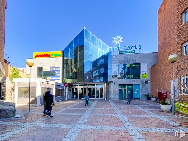 Local en alquiler en Calle Marqués de Santillana, Colmenar Viejo, Madrid, 28770 con persona, edificio, cielo, infraestructura, diseño urbano, superficie de la carretera, planta, acera, ciudad y ocio alrededor