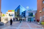 Local en alquiler en Calle Marqués de Santillana, Colmenar Viejo, Madrid, 28770 con persona, edificio, cielo, infraestructura, diseño urbano, superficie de la carretera, planta, acera, ciudad y ocio alrededor