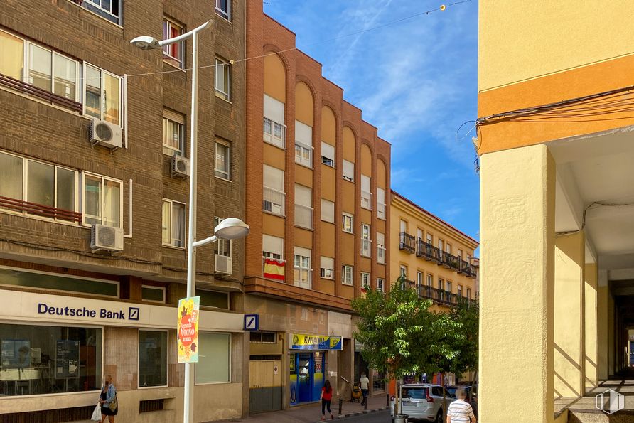 Local en venta en Calle Juan de la Cierva, 7, Arganda del Rey, Madrid, 28500 con edificio, propiedad, cielo, ventana, arquitectura, diseño urbano, rueda, nube, condominio y barrio alrededor