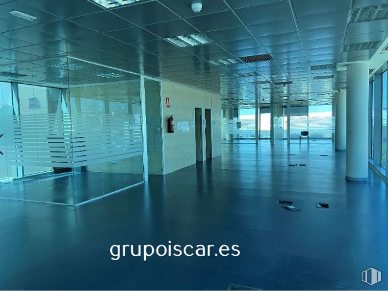 Oficina en venta en Edificio Empireo, Calle Benjamín Outram, 4, Leganés, Madrid, 28919 con edificio, accesorio, ventana, diseño de interiores, suelo, piso, rectángulo, vidrio, silla y techo alrededor