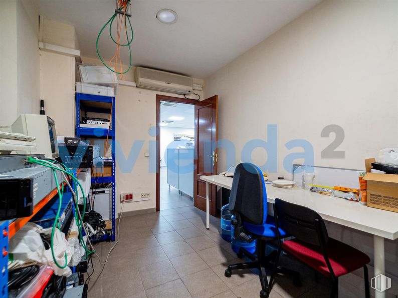 Oficina en venta en Paseo Castellana, Tetuán, Madrid, 28046 con silla, escritorio, edificio, mesa, silla de oficina, suelos, ingeniería, escritorio del ordenador, máquina y diseño automovilístico alrededor