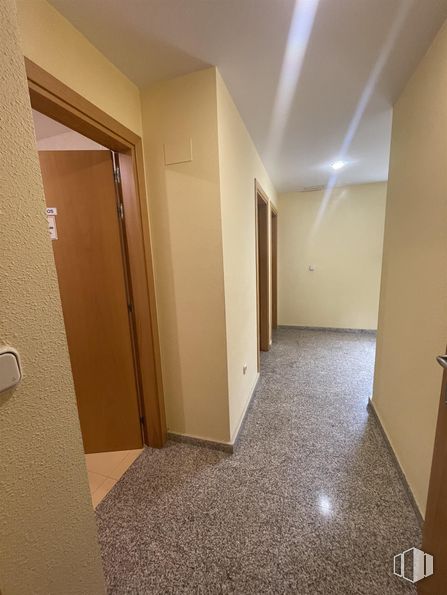 Oficina en venta en Calle Perú, Las Rozas de Madrid, Madrid, 28290 con accesorio, puerta, suelos, suelo, madera, hall, techo, edificio, madera dura y vidrio alrededor